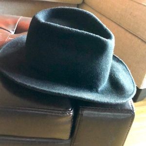 ZARA MEN’s hat!